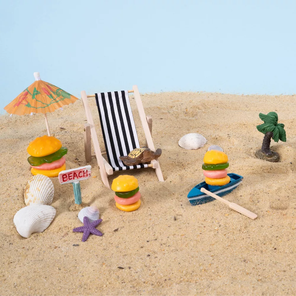 Frankford Krabby Patty Plush Heart 3.17 oz – SpongeBob Valentine’s Day Gummy Candy Gift